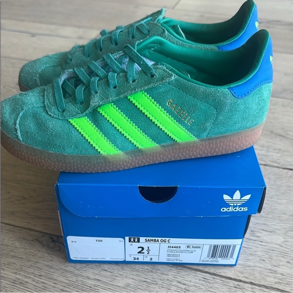 NWOT kids Adidas Gazelle Comfort Closure Sneakers